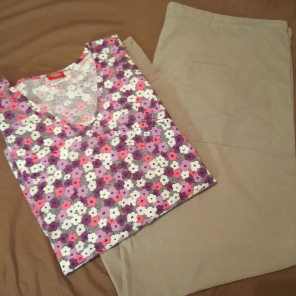 💞Dickies Scrub Set💜